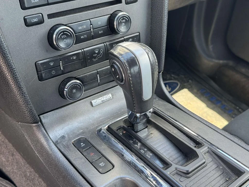 Used 2014 Red Ford V6 image 4