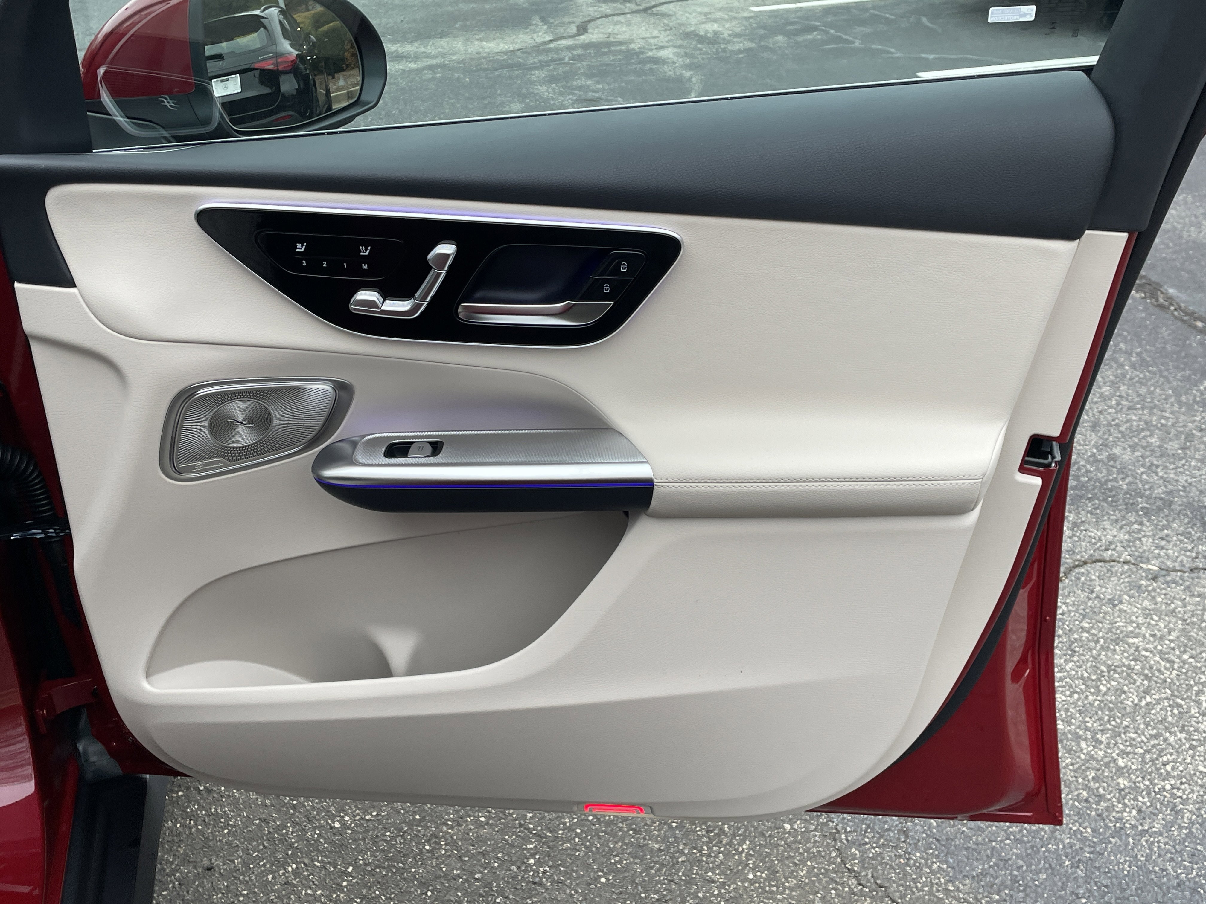 New 2026 MANUFAKTUR Patagonia Red Metallic Mercedes-Benz GLC 300 SUV image 41