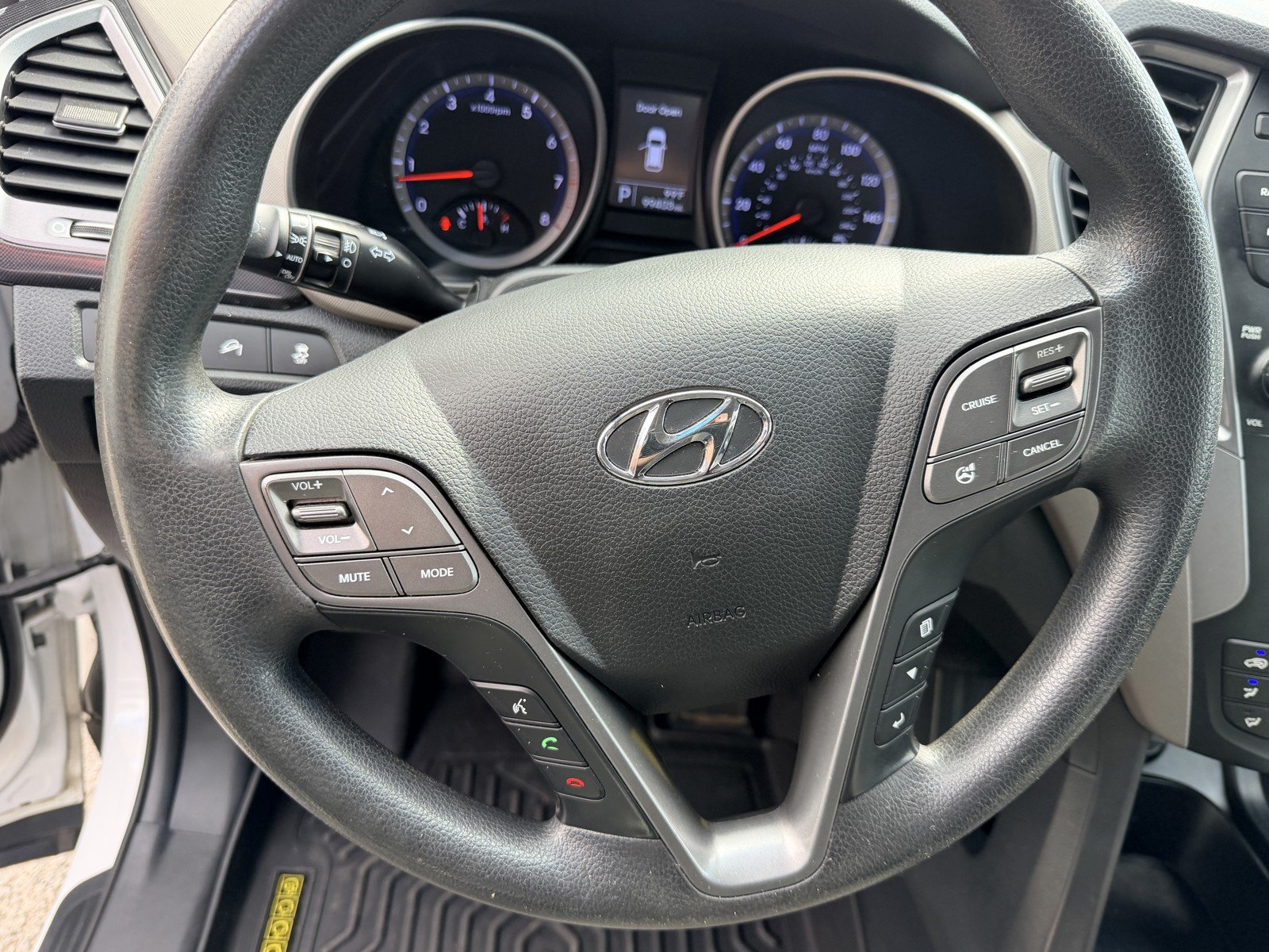 Used 2015 White Hyundai GLS image 13