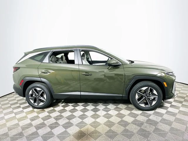 New 2026 Green Hyundai SEL image 2