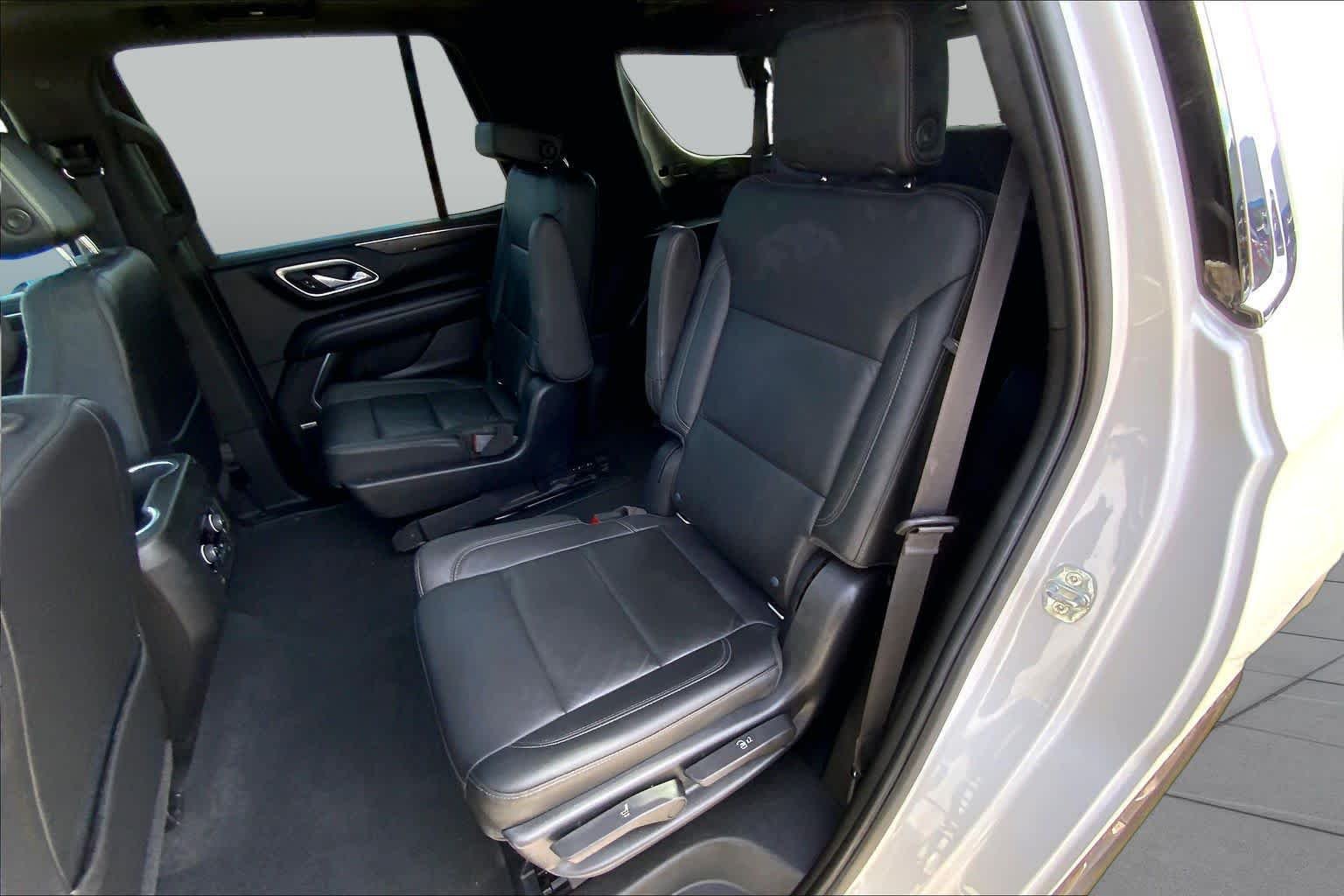 Used 2021 IRIDESCENT PEARL TRICOAT Chevrolet LT image 21