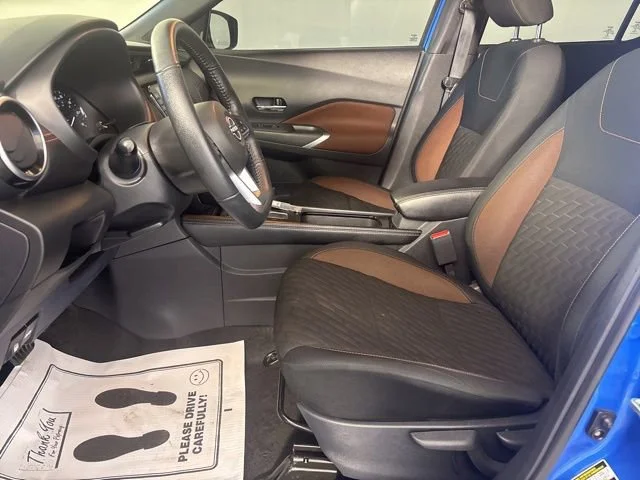 Used 2022  Nissan SR image 2