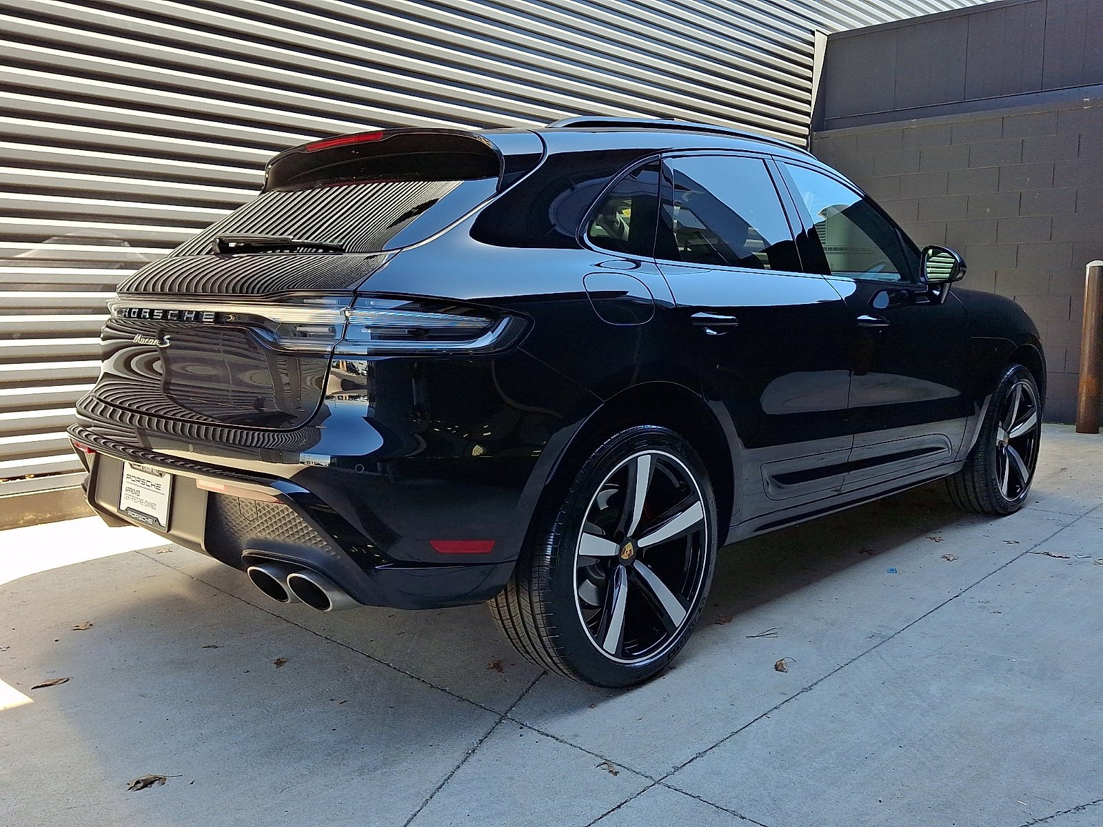 Certified Used 2025 Jet Black Metallic   2T Porsche S image 9