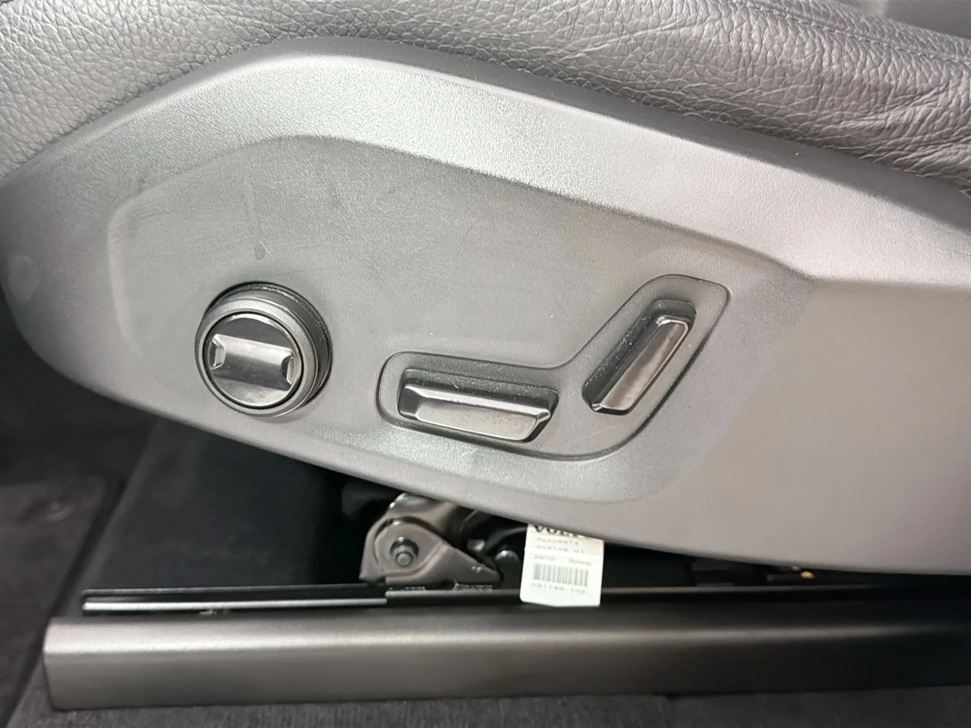 Used 2024 Gray Volvo T8 Plus Bright Theme 7 Passenger image 19