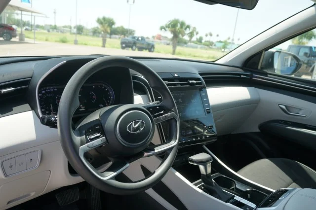 Used 2024 White Pearl Hyundai SEL image 23