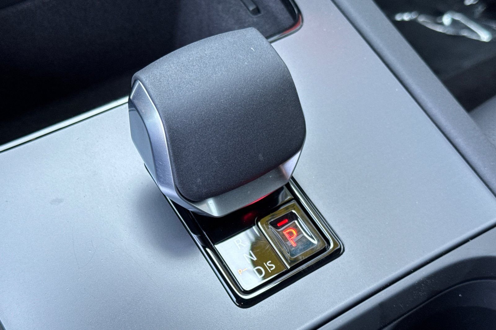 Certified Used 2025 Gray Land Rover SE image 25
