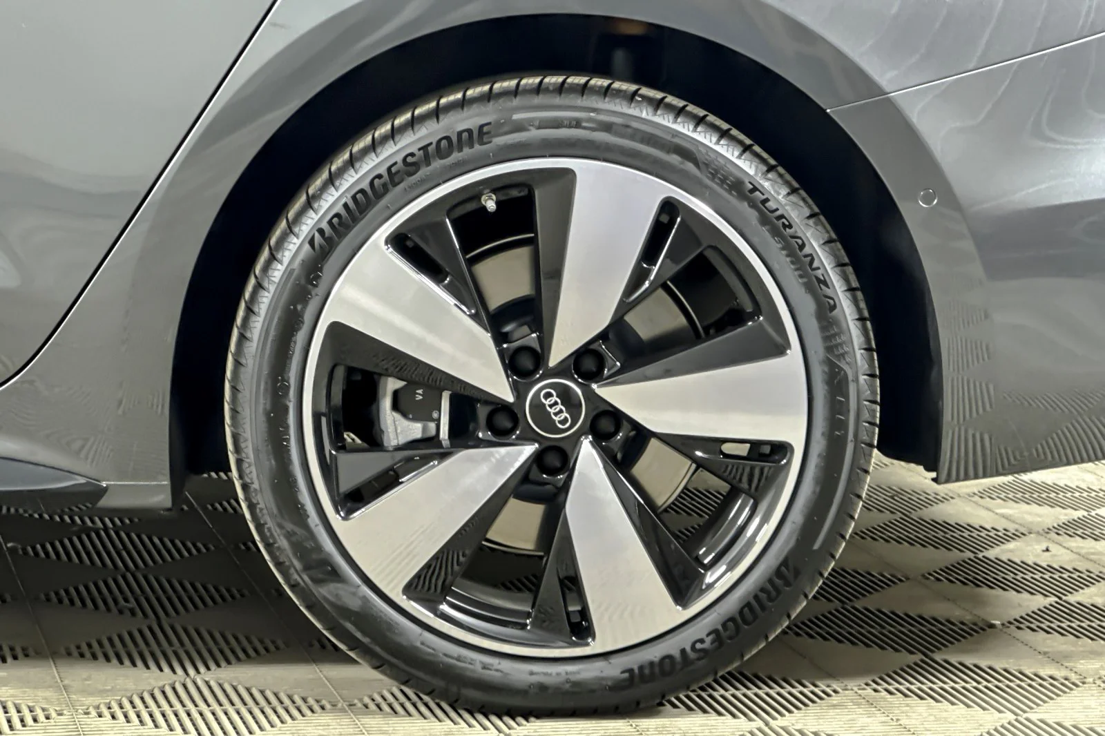 New 2026 Daytona Gray Pearl Effect Audi Premium Plus 2.0 TFSI quattro image 25