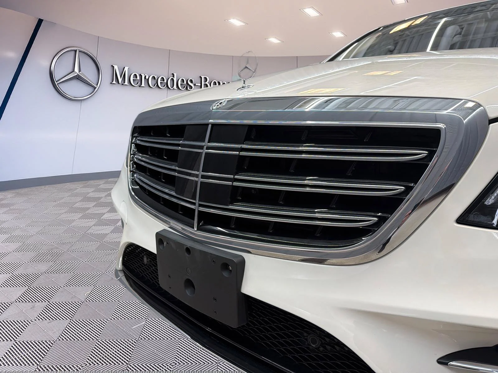 Used 2018 White Mercedes-Benz S 450 image 12