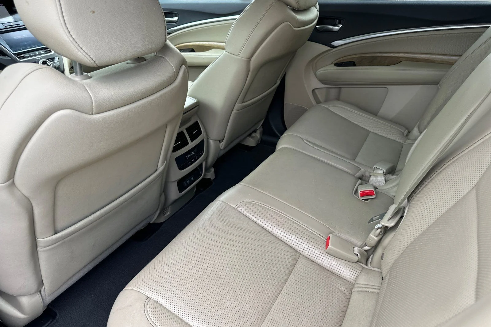 Used 2019 White Acura 3.5L Technology Package image 12
