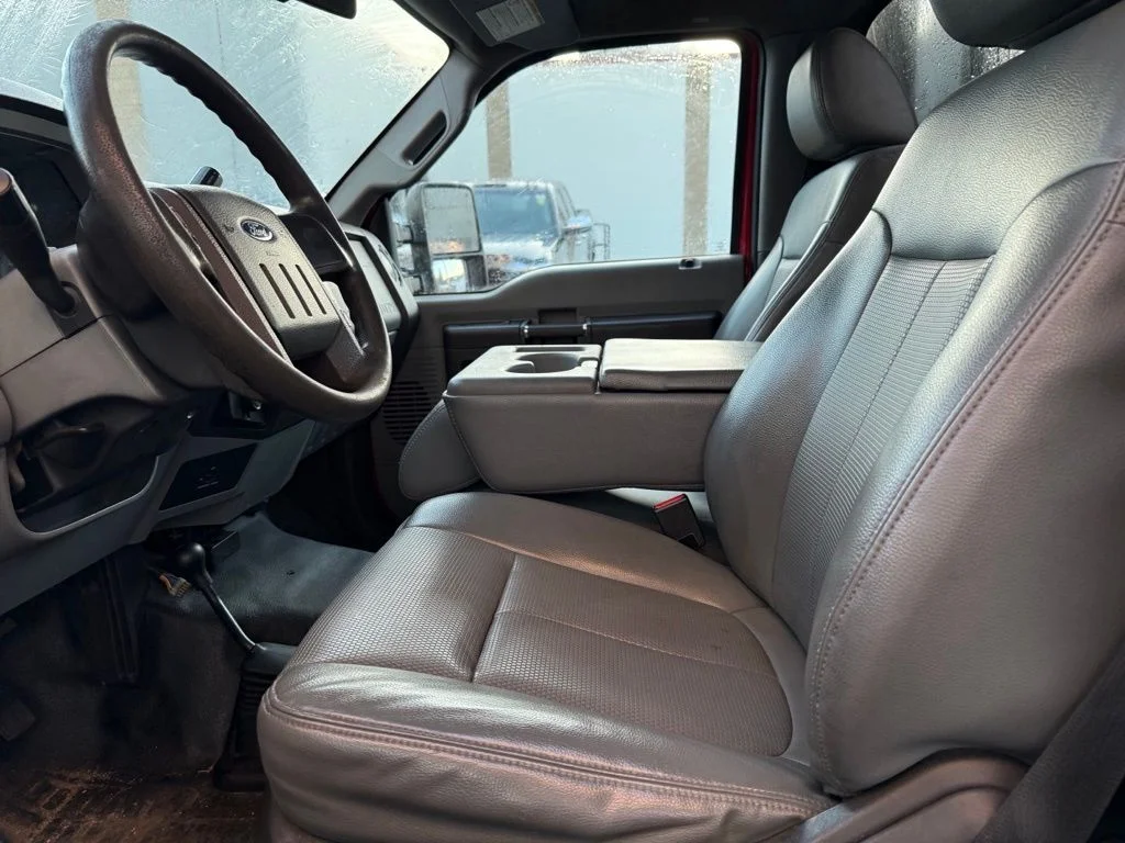 2015 Ford F-550 - Photo 6
