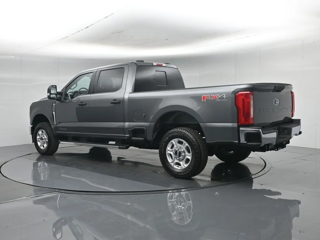 New 2026 Carbonized Gray Metallic Ford XLT image 6