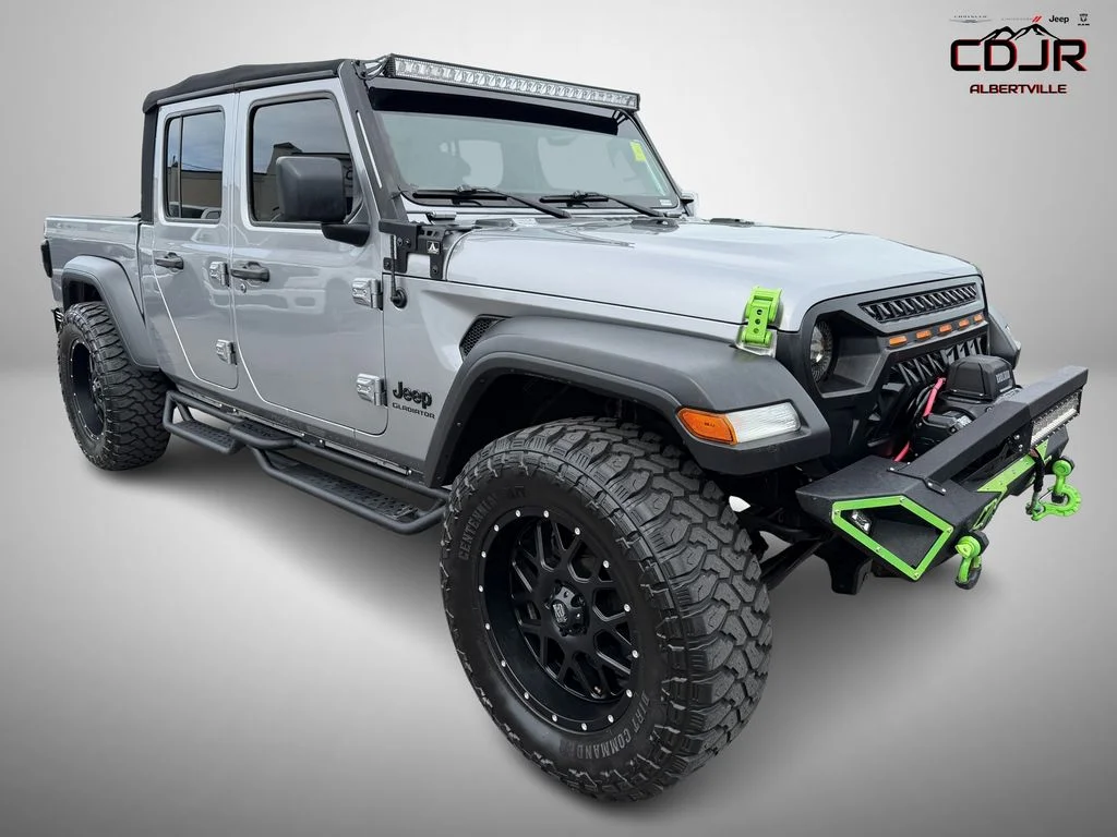2020 Jeep Gladiator Sport S's photo