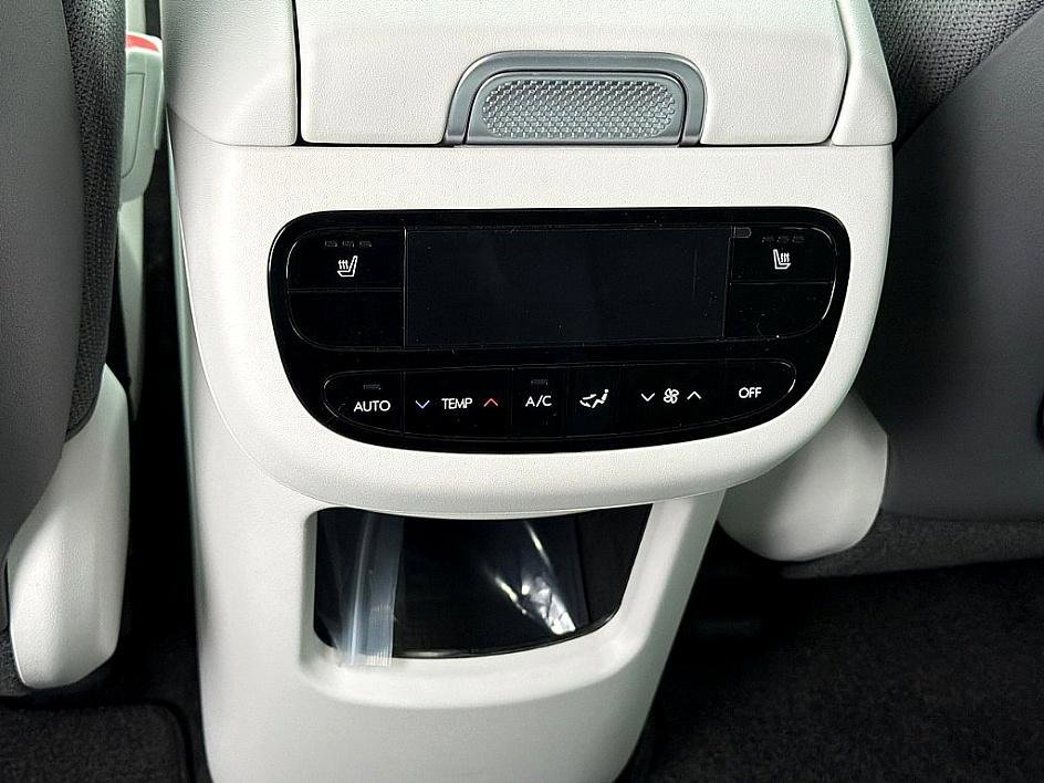 New 2026 Cyber Gray Hyundai SE image 7