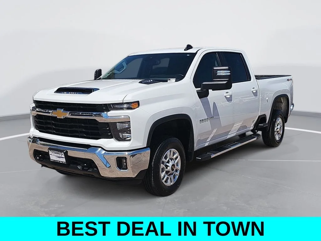 Used 2025 White Chevrolet LT image 7