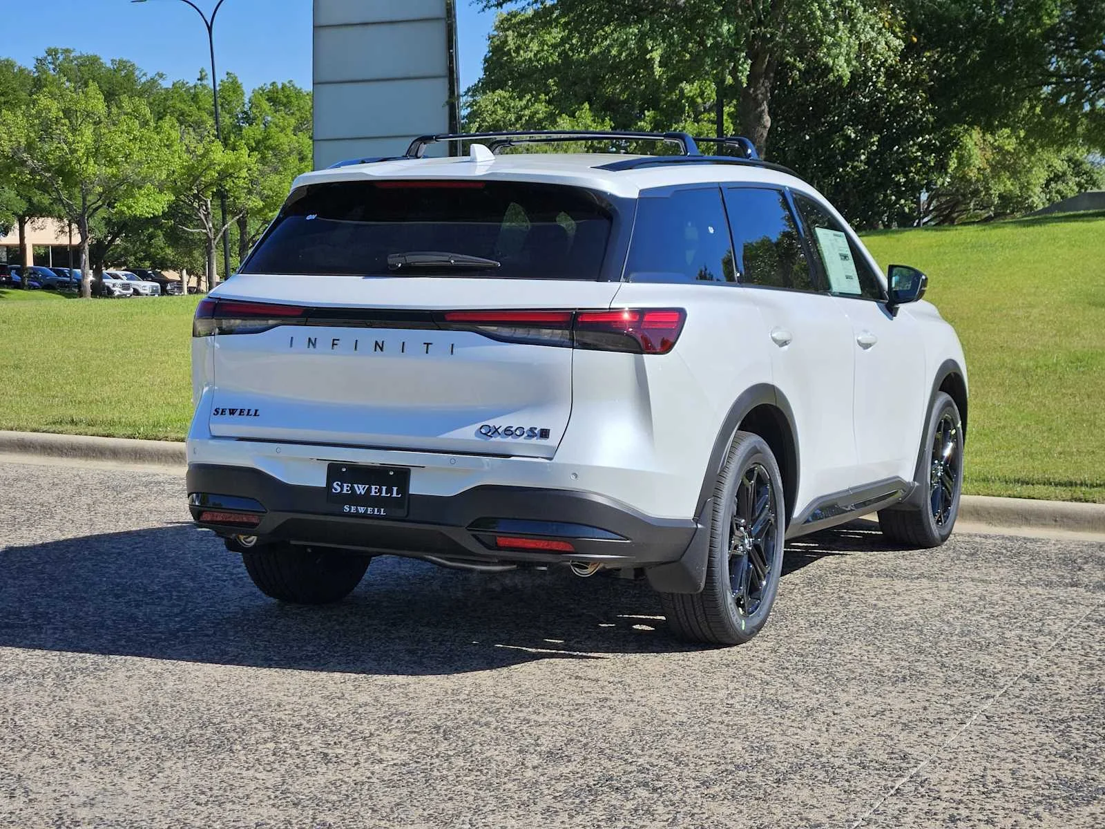 New 2026 RADIANT WHITE INFINITI Sport AWD image 4