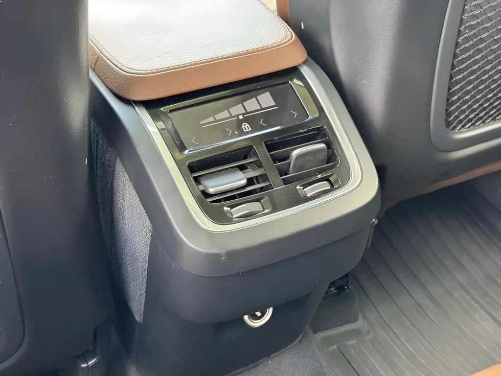 Used 2020 Gray Volvo T6 Momentum image 18