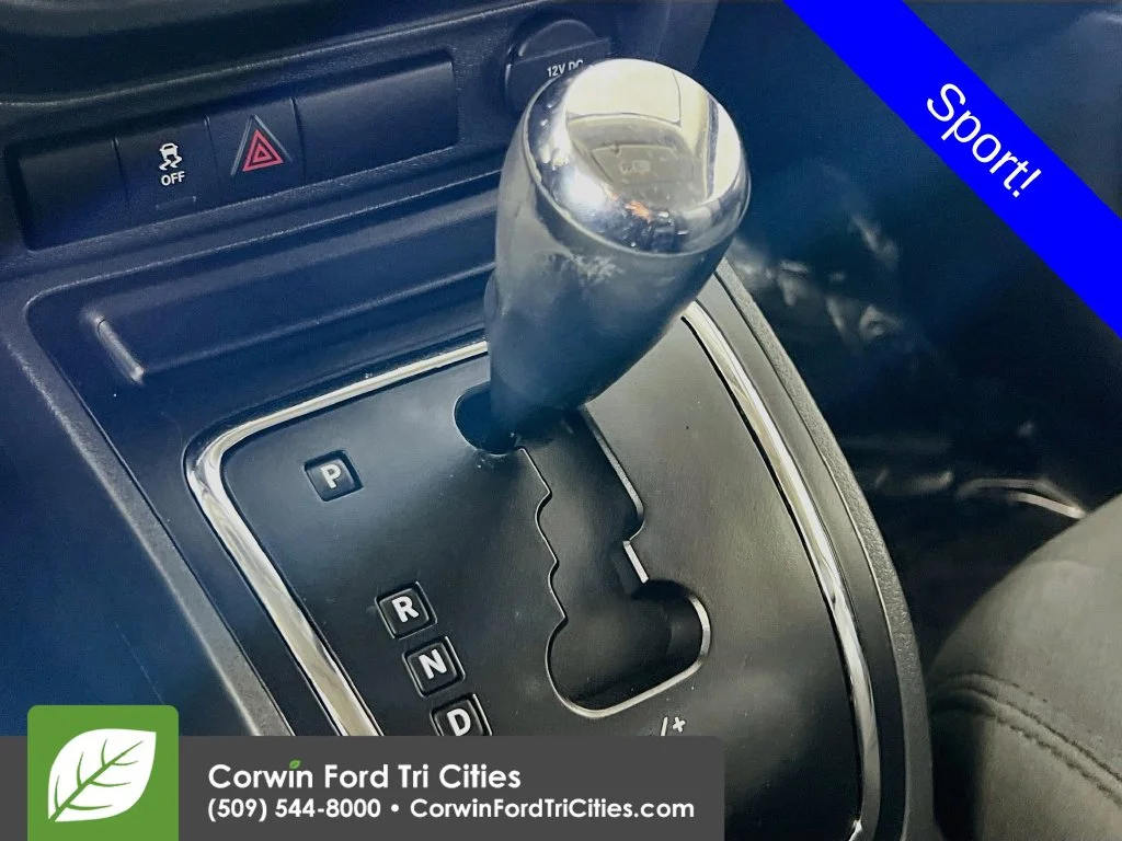 Used 2016 Green Jeep Sport image 9