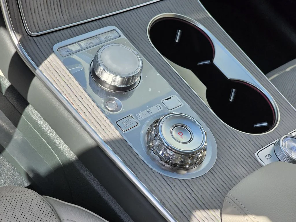 New 2026 White Genesis 2.5T image 16