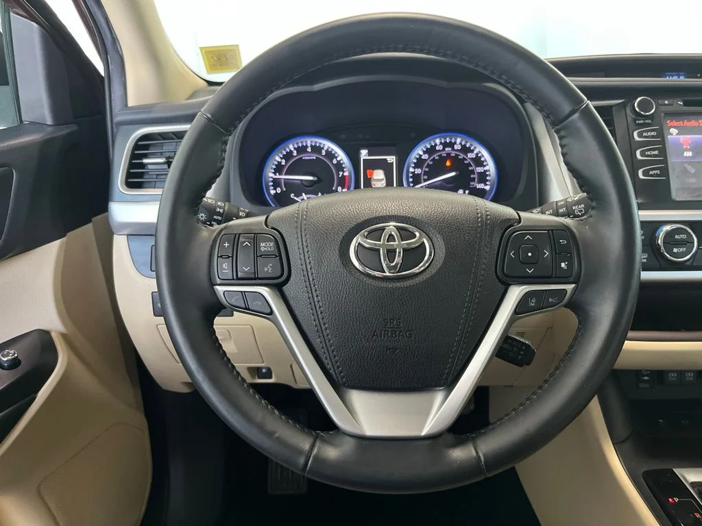 Used 2019 Red Toyota XLE image 6