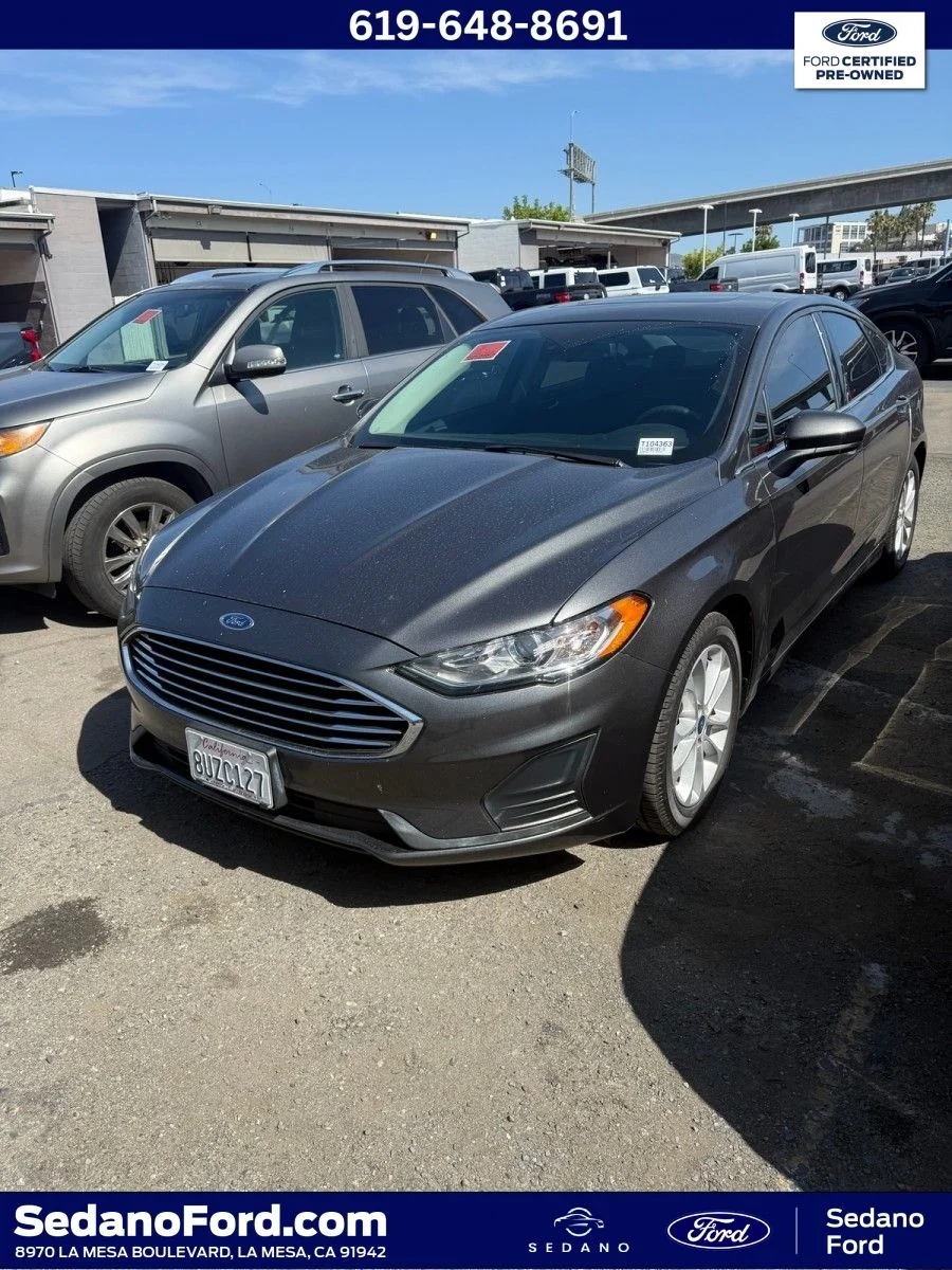 2020 Ford Fusion SE's photo