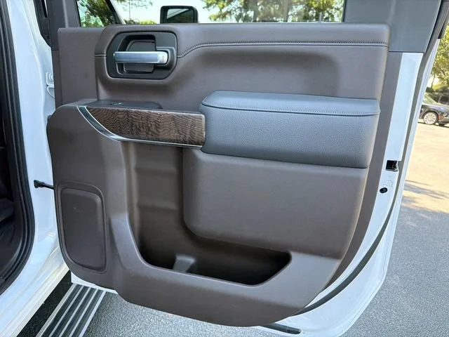 Used 2021 WHITE FROST TRICOAT GMC Denali image 16