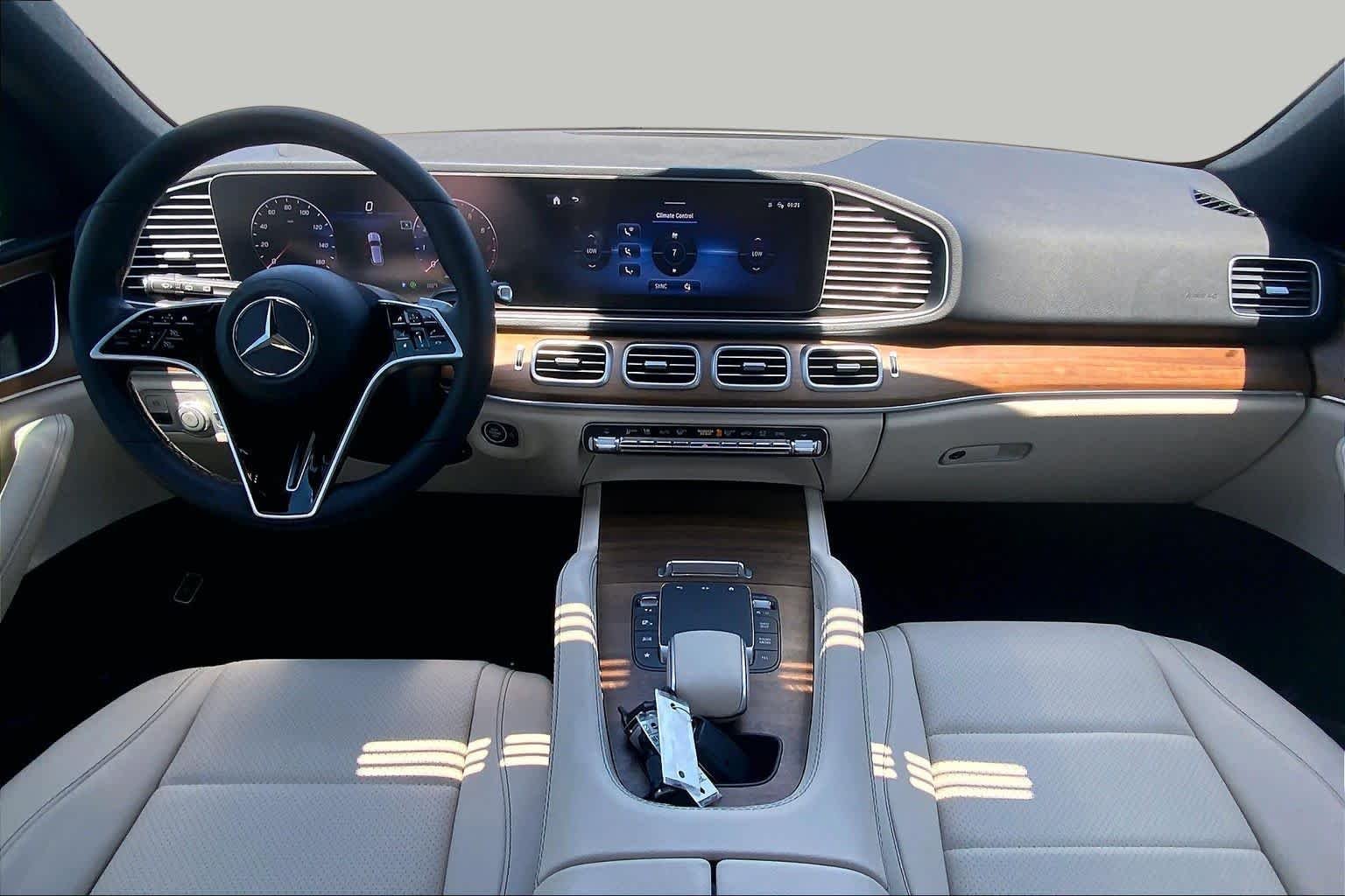 Used 2024 Polar White Mercedes-Benz GLE 350 image 15