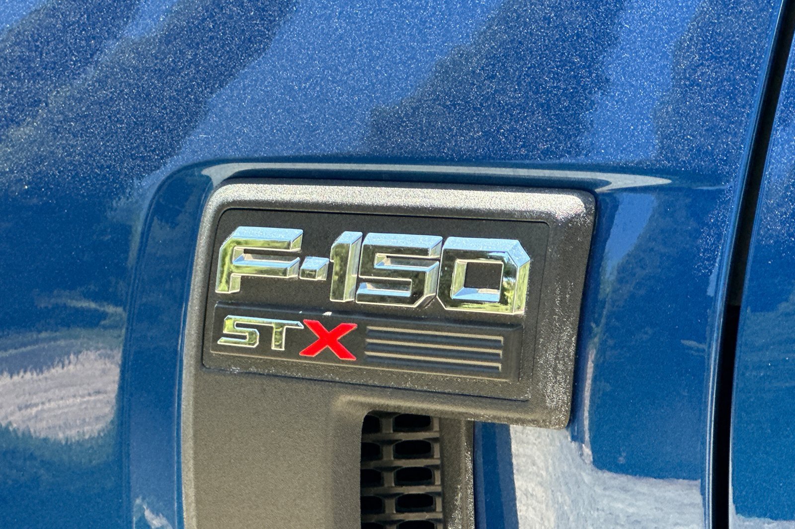 Used 2022 Blue Ford  image 25