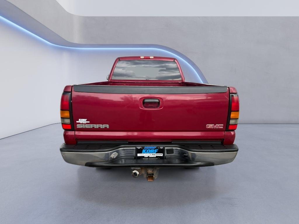 Used 2005 Maroon GMC SLT image 4