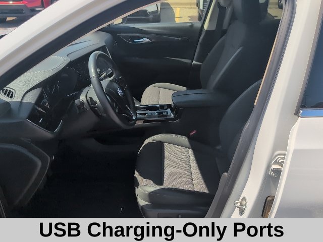 Used 2022 SUMMIT WHITE Buick Preferred image 12