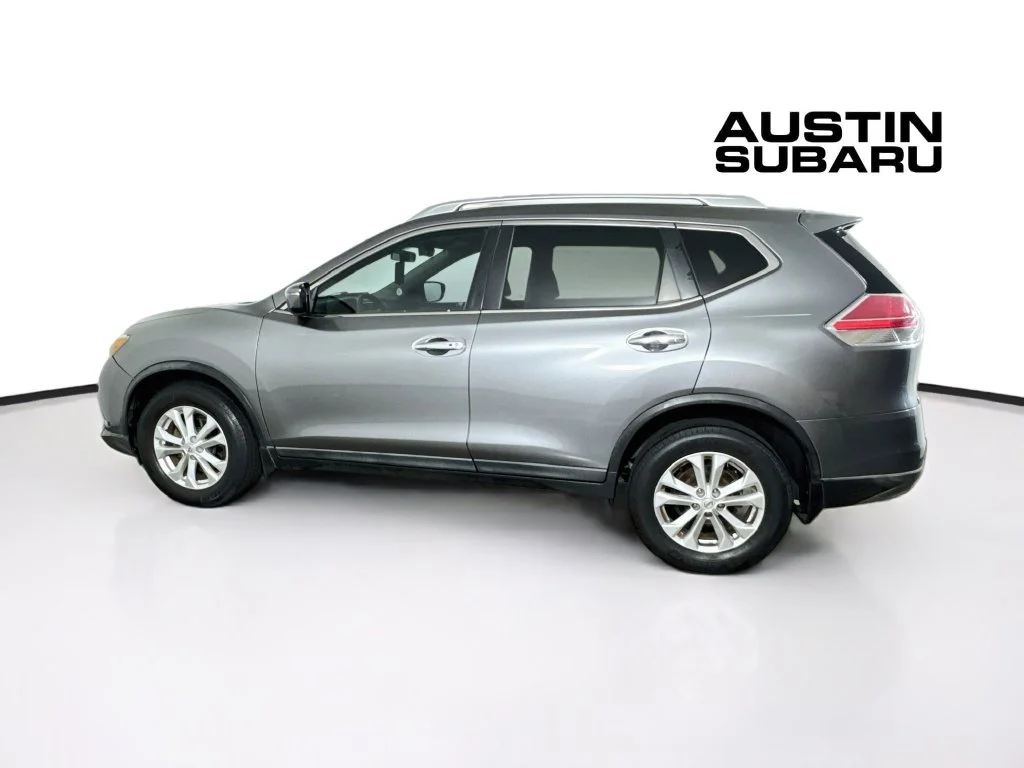 Used 2016 Gray Nissan SV image 4