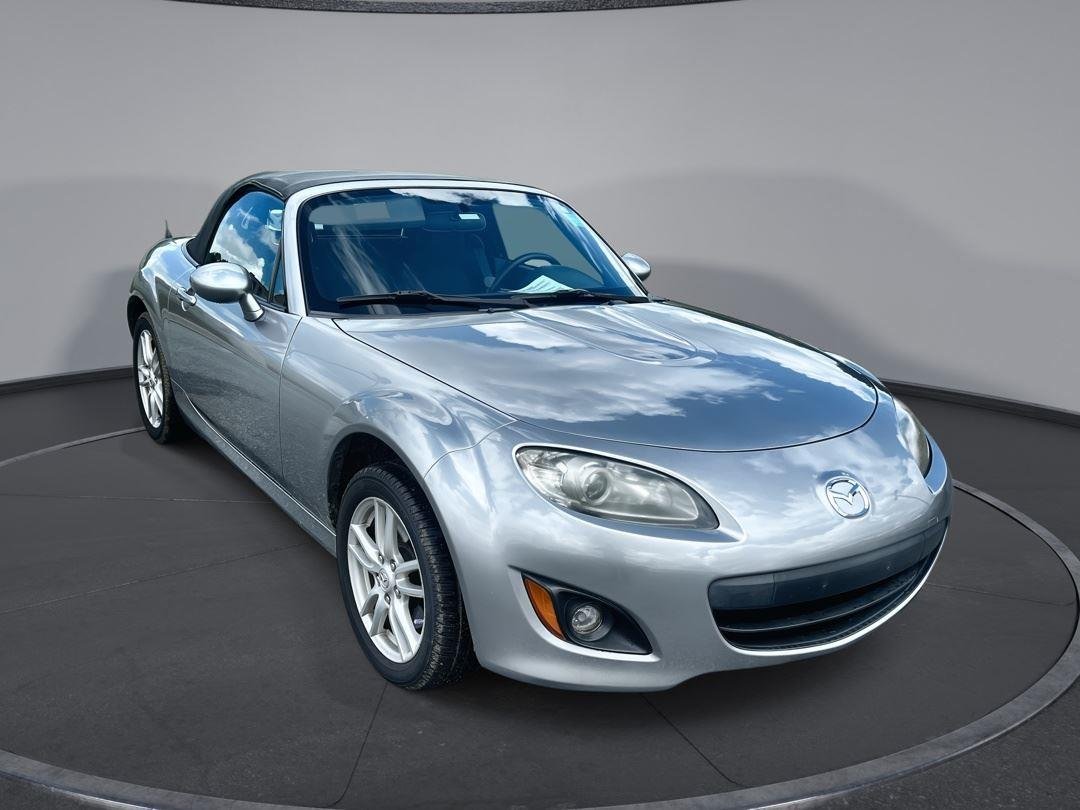 2012 Mazda MX-5 Miata Sport's photo