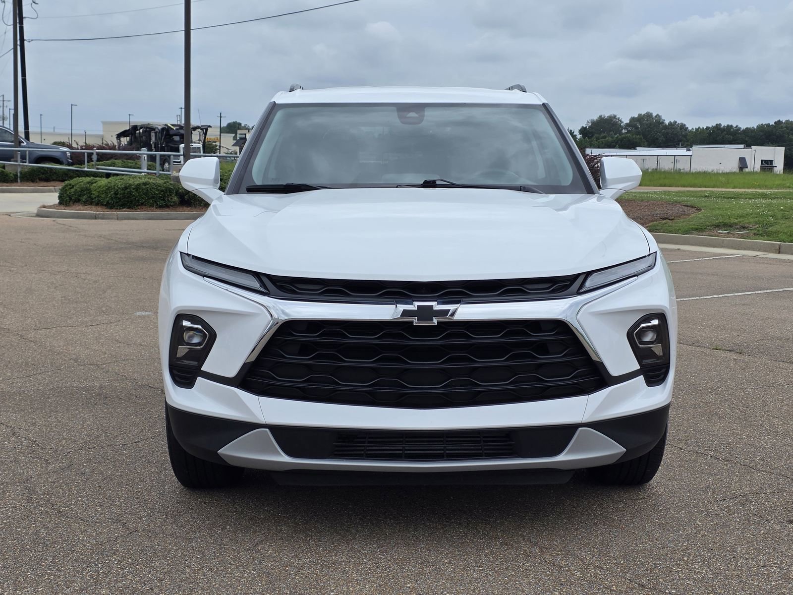 Used 2024 Summit White Chevrolet 2LT image 2