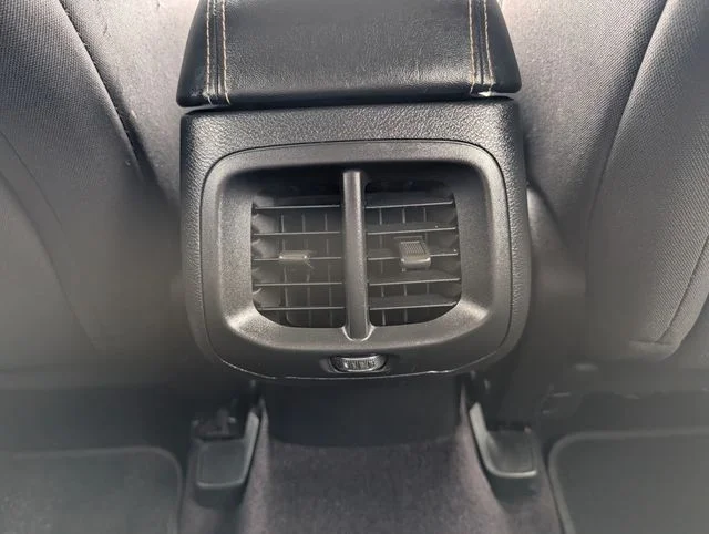 Used 2018 Silver Jeep Latitude image 13