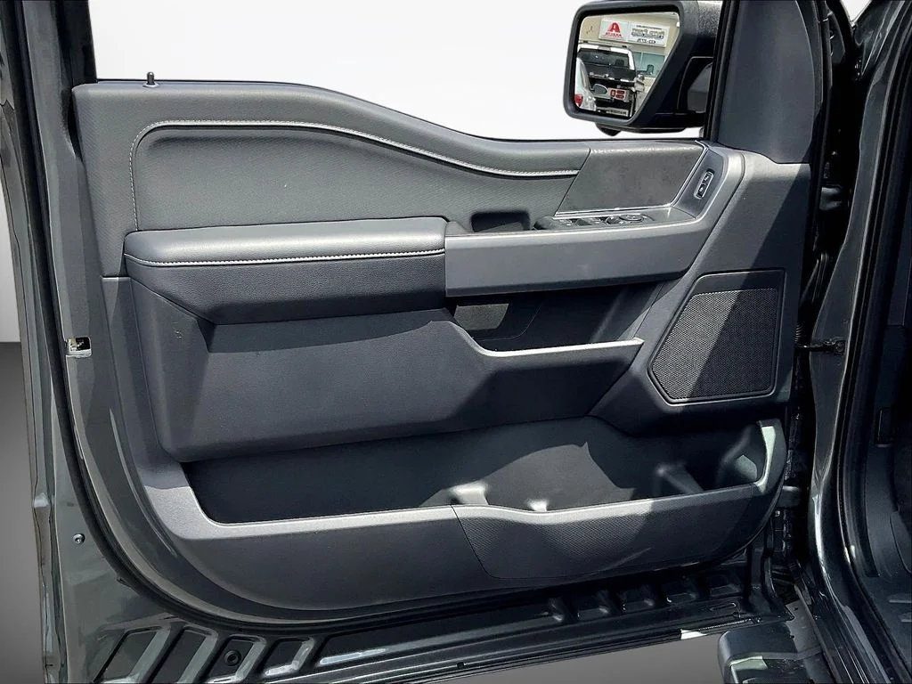 New 2026 Carbonized Gray Metallic Ford XLT image 27