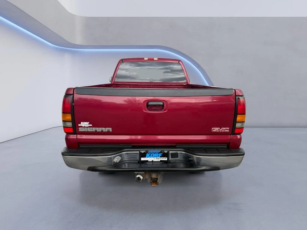Used 2005 Maroon GMC SLT image 4