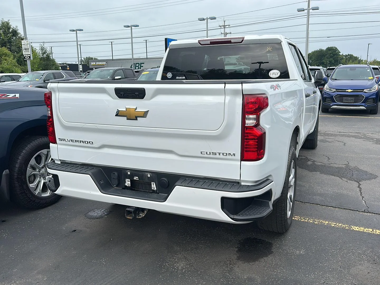 Used 2022 SUMMIT WHITE Chevrolet Custom image 2
