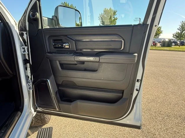 Used 2022 White Ram Limited image 11