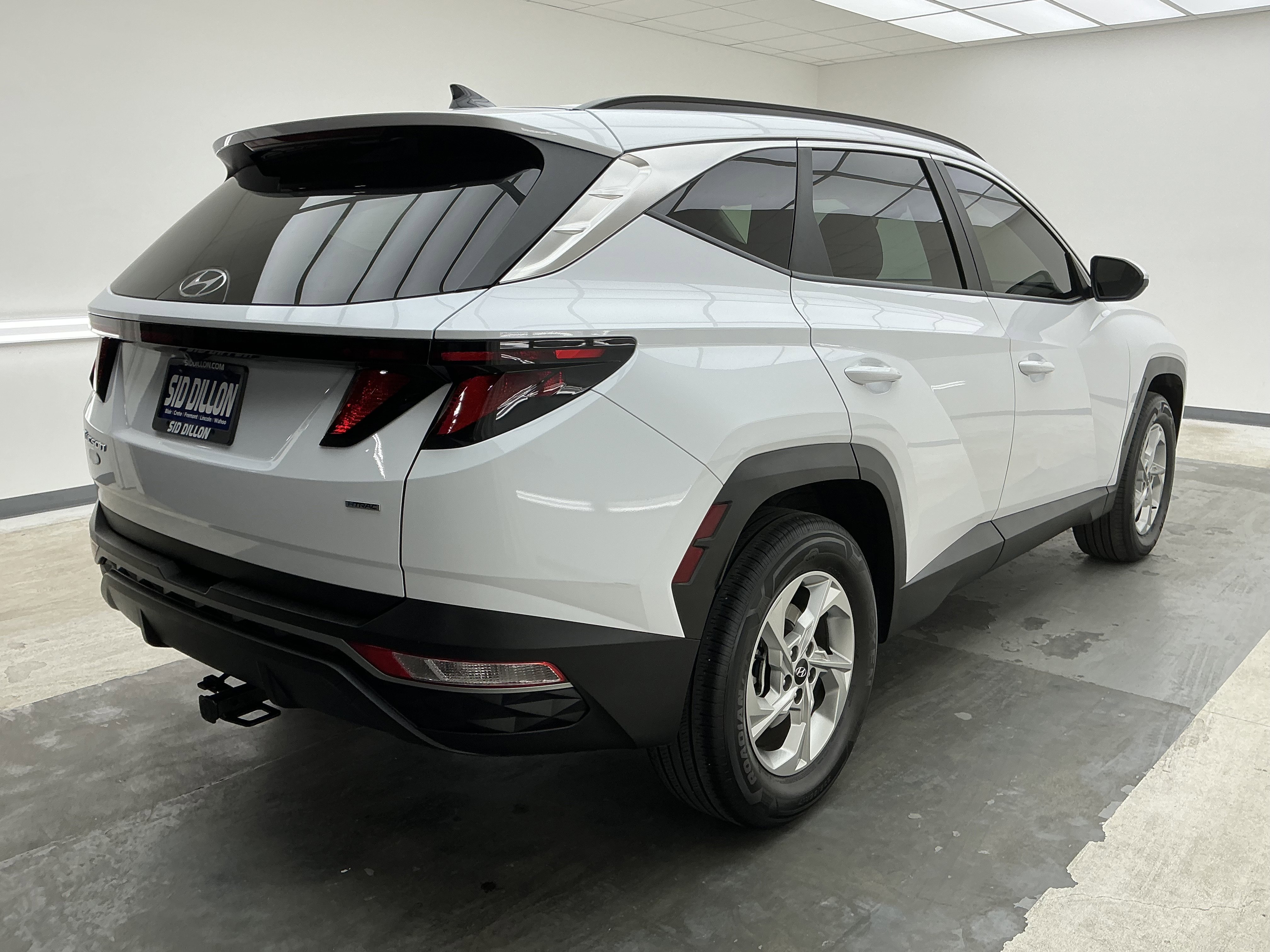 Certified Used 2024 White Pearl Hyundai SEL image 4