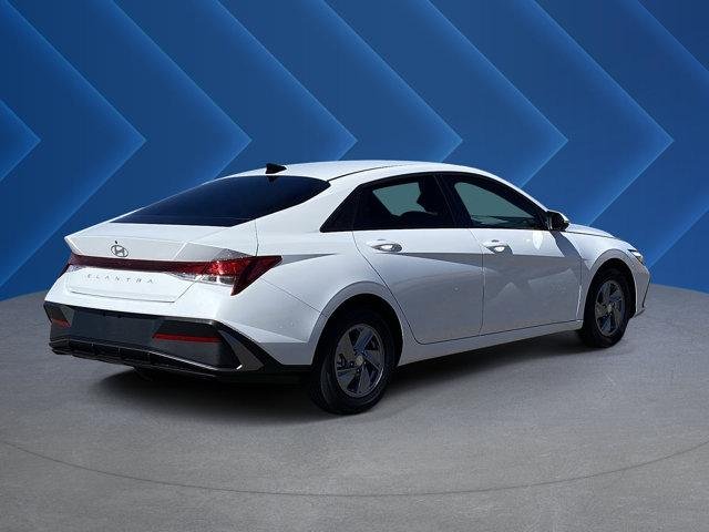 New 2026 Serenity White Hyundai SE image 3