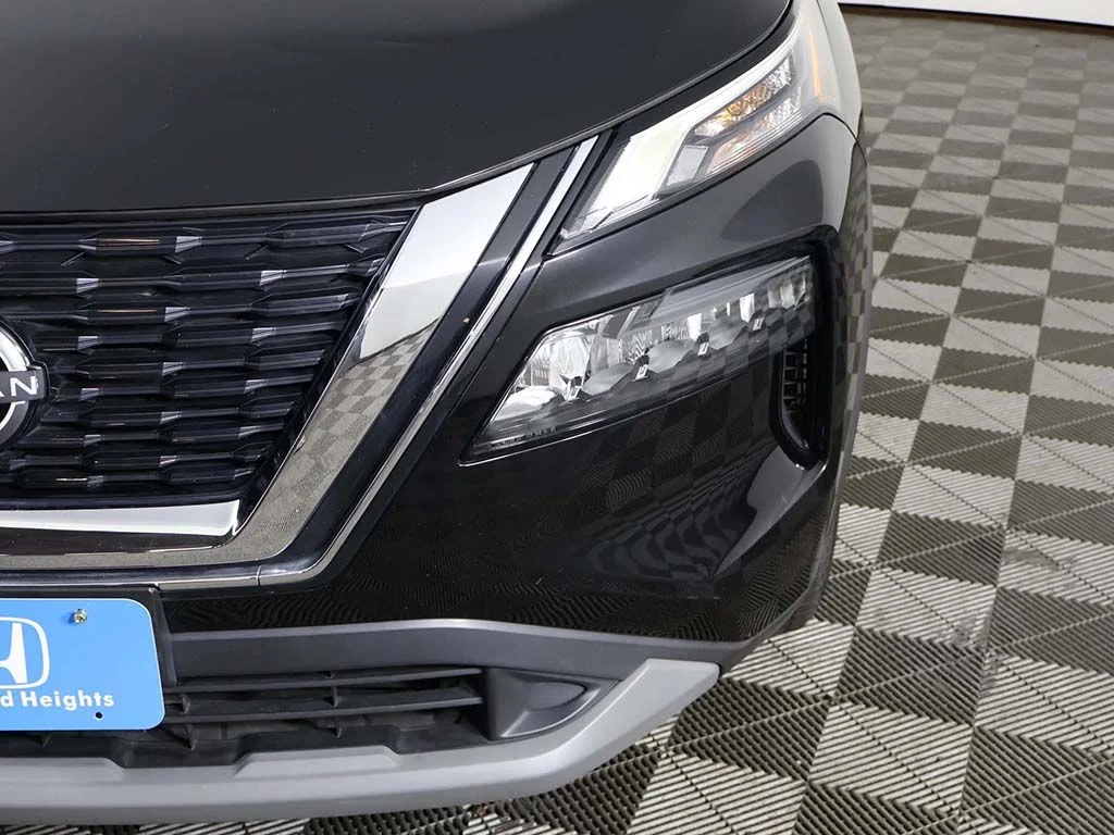 Used 2023 Super Black Nissan S image 11