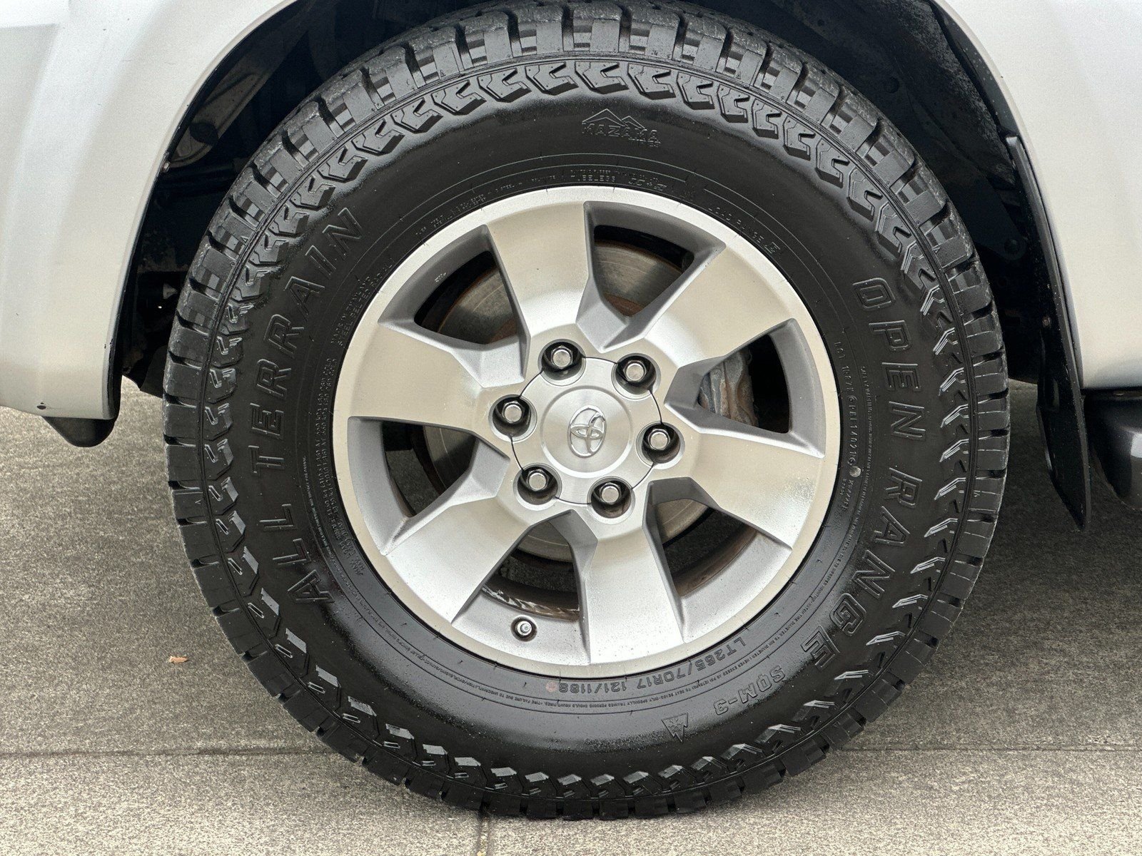 Used 2006 Titanium Metallic Toyota SR5 image 21
