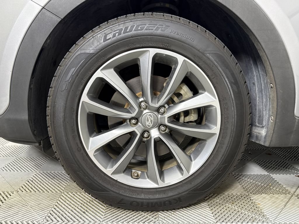Used 2018 Gray Hyundai SE image 19