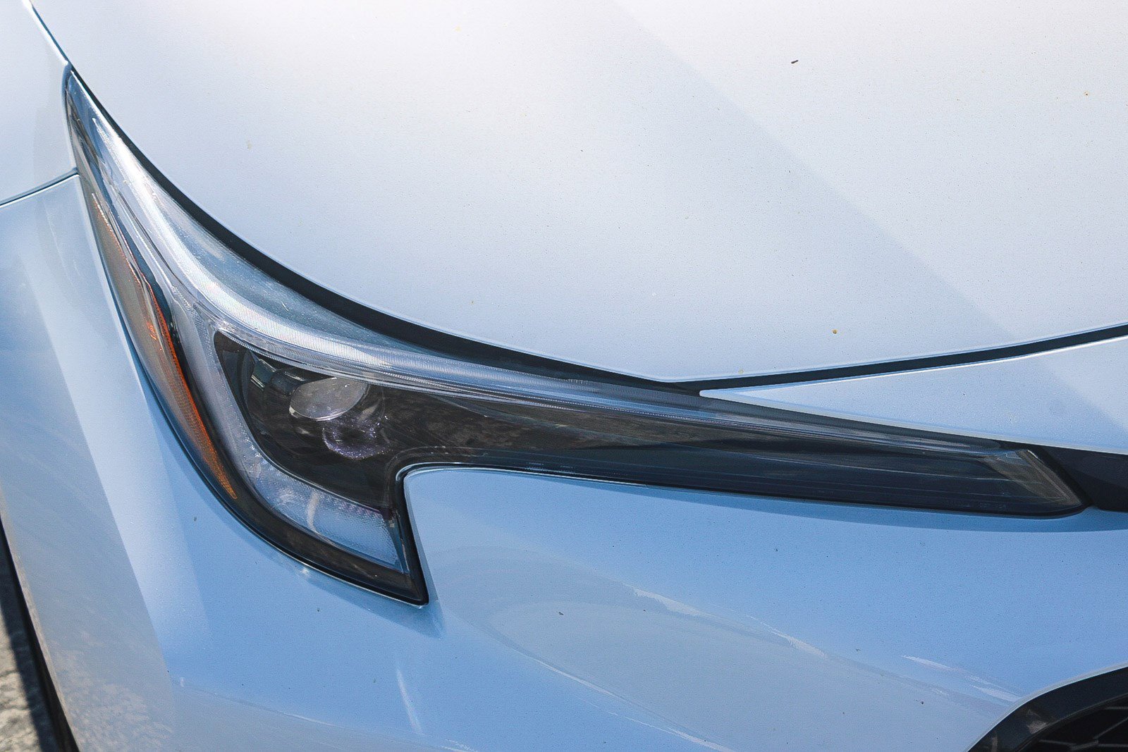 Used 2025 Ice Cap Toyota SE image 6