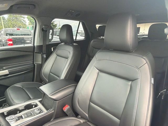 Used 2023 Black Ford XLT image 17