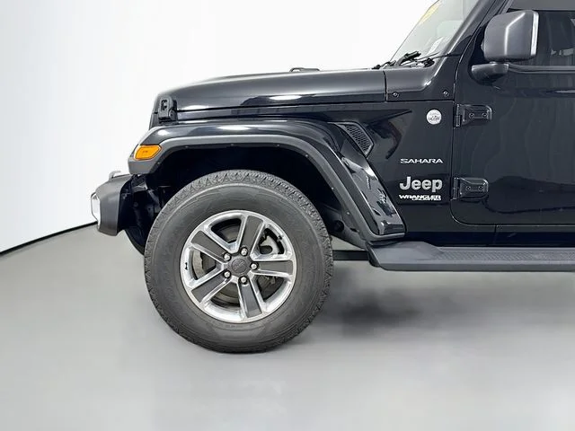 Used 2022 Black Jeep Unlimited Sahara image 30