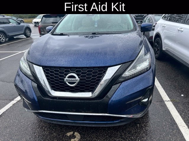 Used 2019 Blue Nissan Platinum image 9