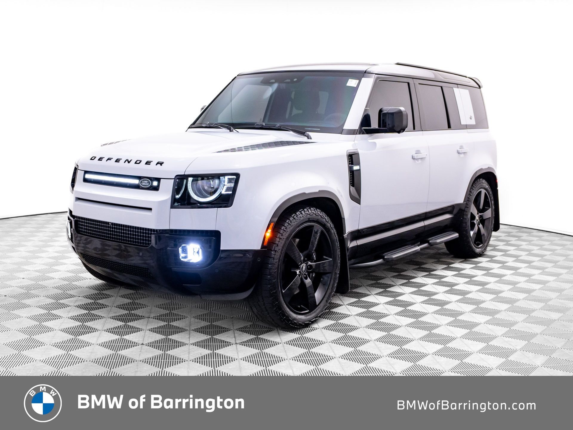 2023 Land Rover Defender V8's photo