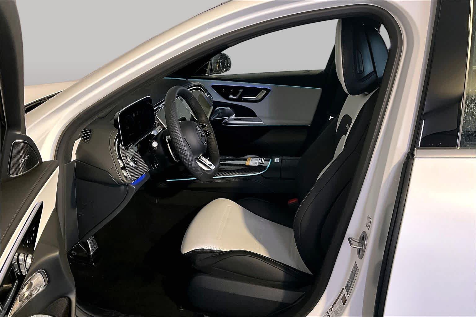 New 2026 MANUFAKTUR Moonlight White Magno Mercedes-Benz AMG® E 53 E image 13