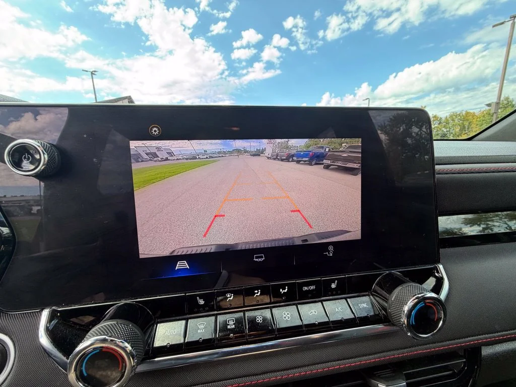 Used 2023 Black Chevrolet Z71 image 19