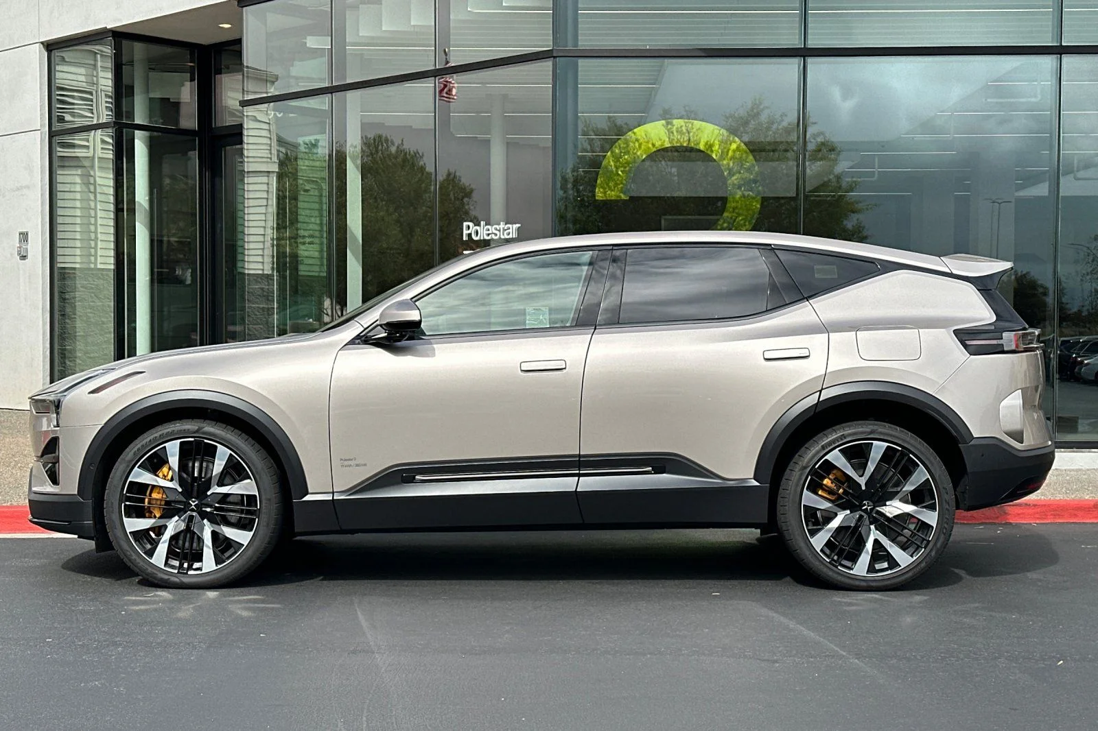 Used 2025 Jupiter Metallic Polestar Long Range Dual Motor Performance Plus image 5